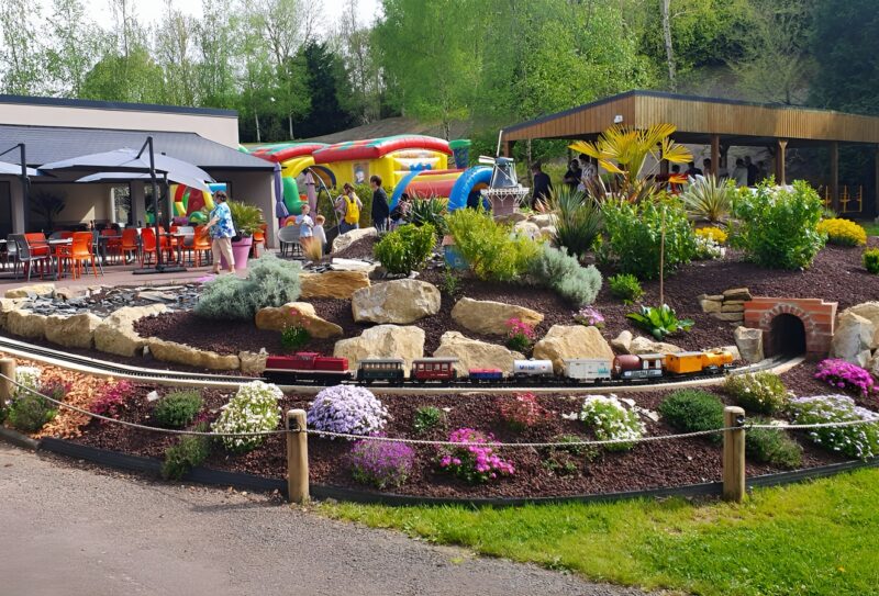 Train-echelle-G-Le-monde-Miniature—