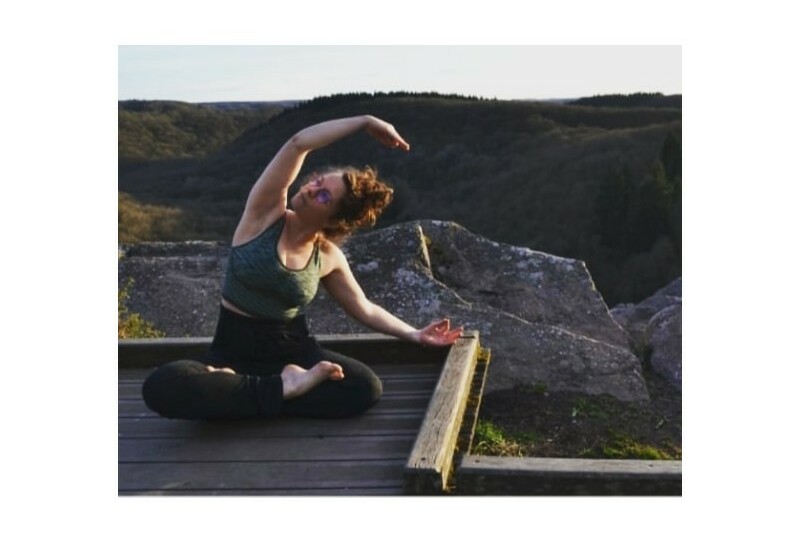 yoga et repas le caillou