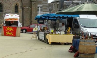 Marché d'art, terroir, foire aux vins et vide-greniers