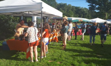 Marché des gorges de la Rouvre et concert