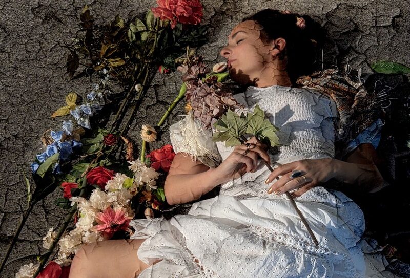 Photo-Frida-craquelee-la-vadrouille-E.G.(1)(1)