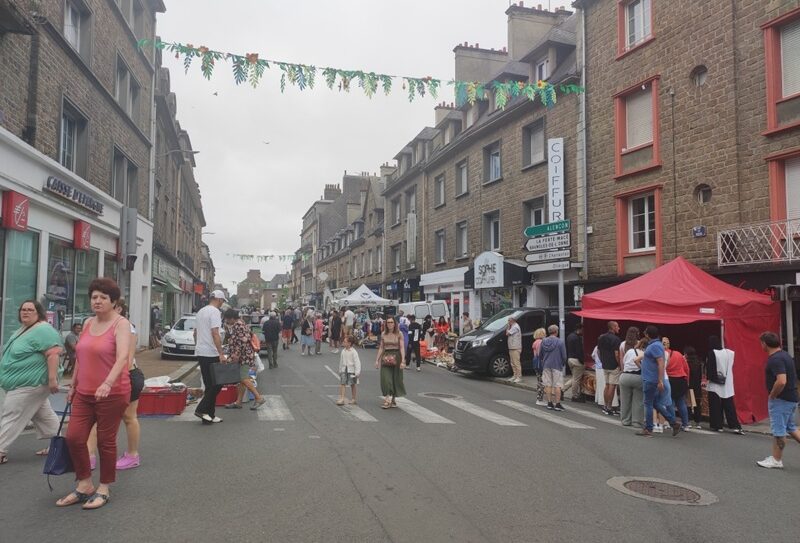 Braderie et vide-greniers des Vitrines de Flers 2025