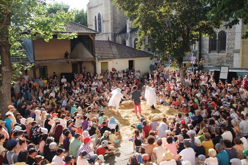 8000 litres de la paille